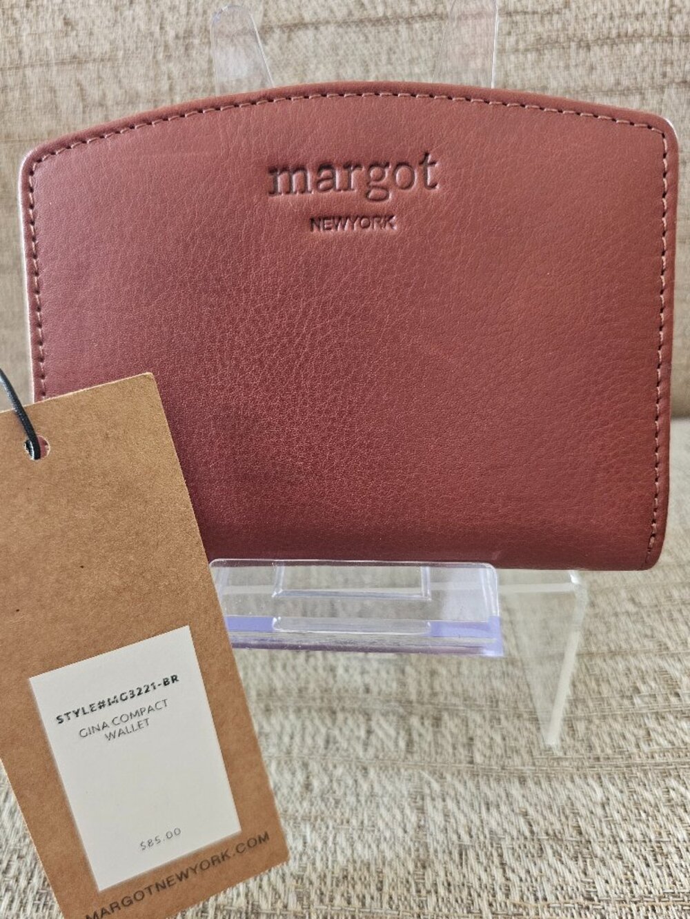 Margot New York Gina Compact Wallet ā Genuine Chestnut Brown Leather ā NWT $85